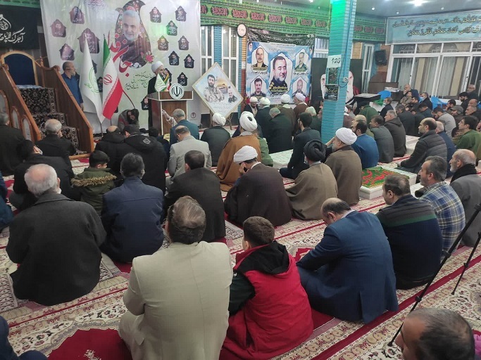 گیلانیان به مقام شامخ رفیقِ گیلانی سردار دلها ادای احترام کردند گیلانیان به مقام شامخ رفیقِ گیلانی سردار دلها ادای احترام کردند