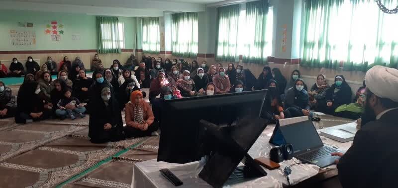 برگزاری کارگاه آموزشی تربیت فرزند ویژه مادران در فیروزکوه