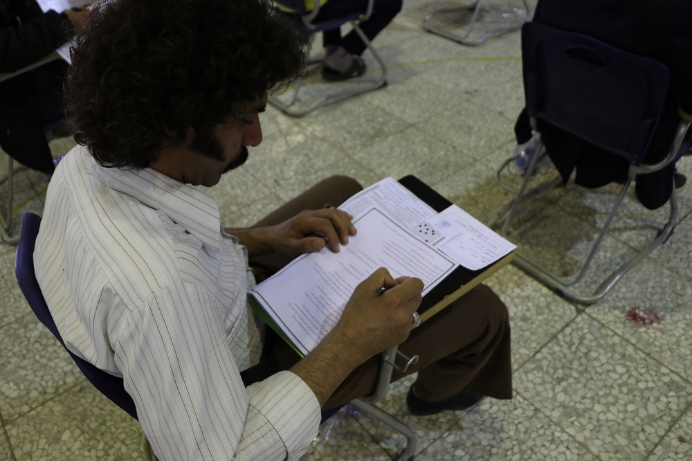 آهنگری که با لطافت روحی حافظ قرآن است آهنگری که با لطافت روحی حافظ قرآن است