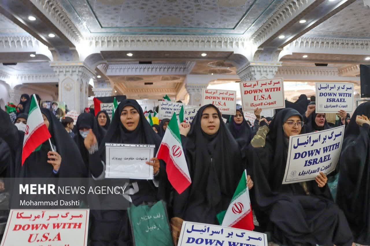 تجمع مردم اردبیل در محکومیت جنایات رژیم صهیونیستی تجمع مردم اردبیل در محکومیت جنایات رژیم صهیونیستی