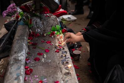 محل انفجار تروریستی کرمان گلباران شد