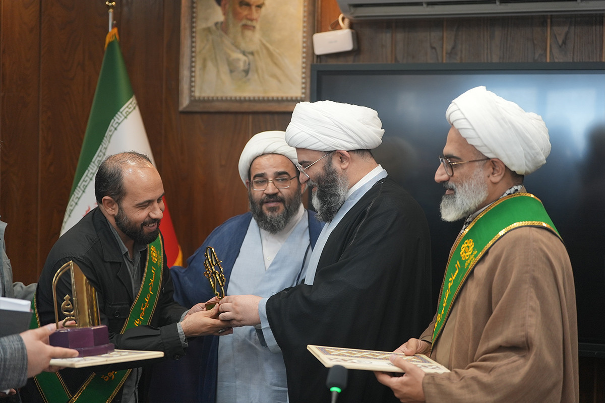 آیین  سنگرسپاری بنیاد دعبل خزاعی