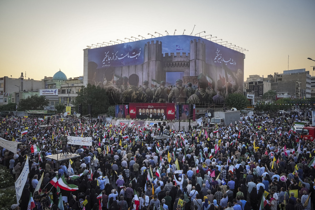 Kilometer-long Ghadir March