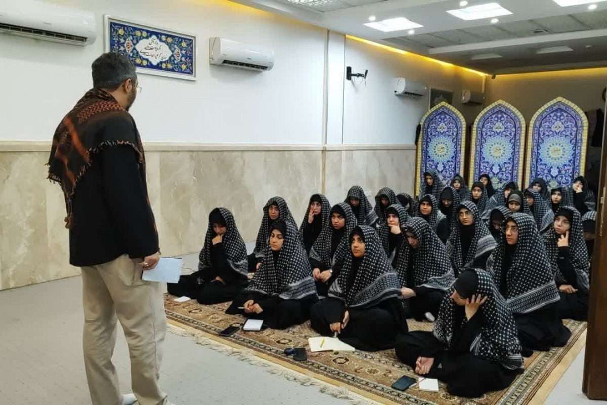 «دختران اربعین‌ساز» در مسیر پیاده روی اربعین