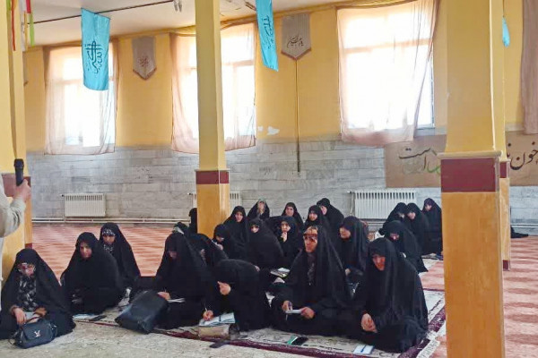 دوره آموزشی روایت‌گری سیره شهدا در یادمان های شهدای غرب کشور برگزار شد