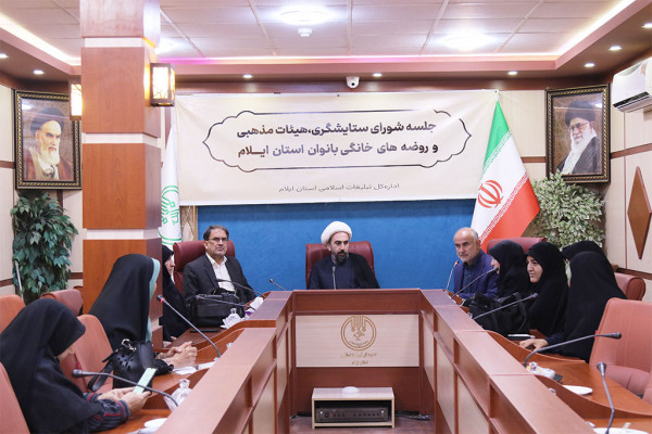 بانوان، محور اصلی فعالیت‌های فرهنگی هستند