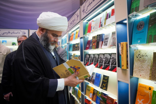 بازدید رئیس سازمان تبلیغات اسلامی از سی و ششمین نمایشگاه کتاب