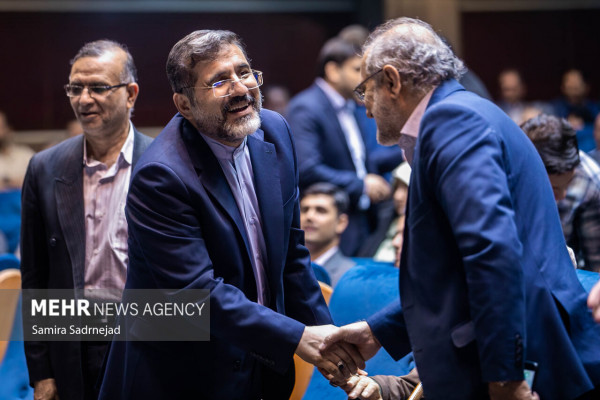 رونمایی از مستند پرواز در مه