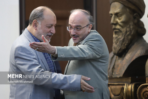 رونمایی از کتاب «میثاق قدسی، ضرورت یاری امام زمان (عج)»