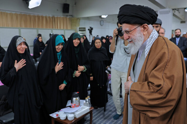آقا، روی من را زمین نگذاشت
