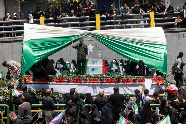 تشییع پیکر ۶۰ شهید اقتدار در تهران