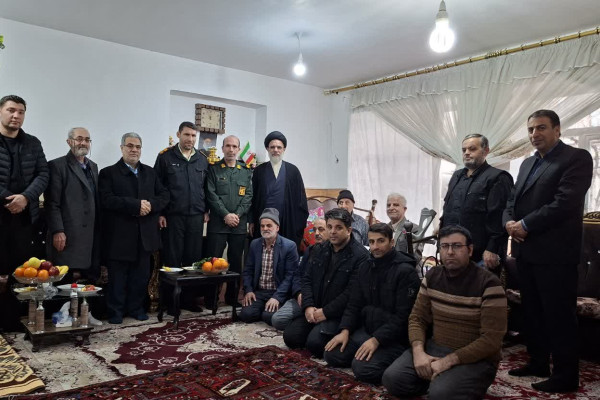 دیدار حجت الاسلام اصل نژادی با خانواده های شهدا و جانبازان سردرودی و تجلیل از طلبه جهادی