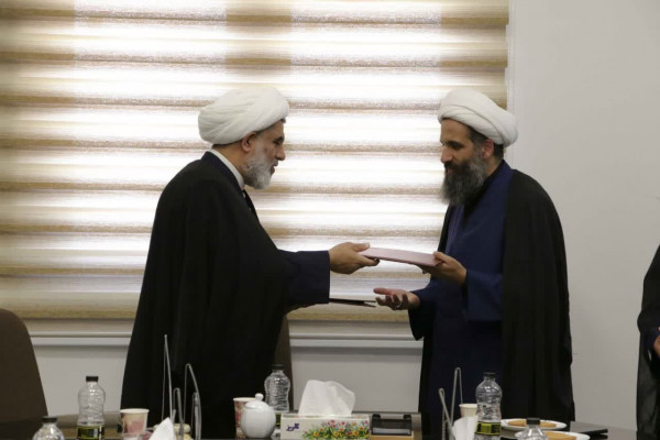 تفاهم‌نامه ارتقای خدمات فرهنگی به مبلغان استان امضا شد.