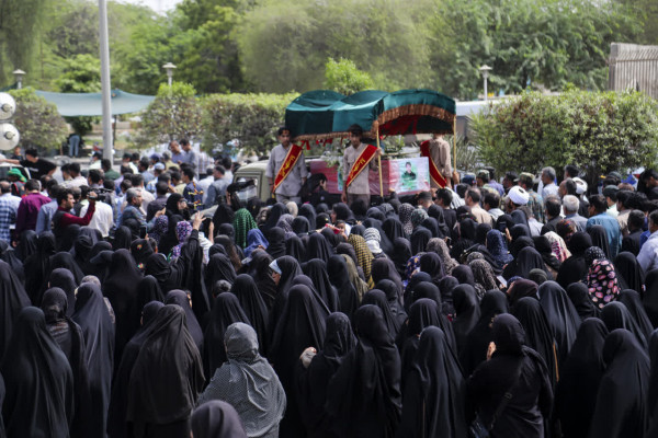 تشییع وتدفین پیکر شهید مدافع امنیت «عباس بیرقی فرد» در بندرعباس