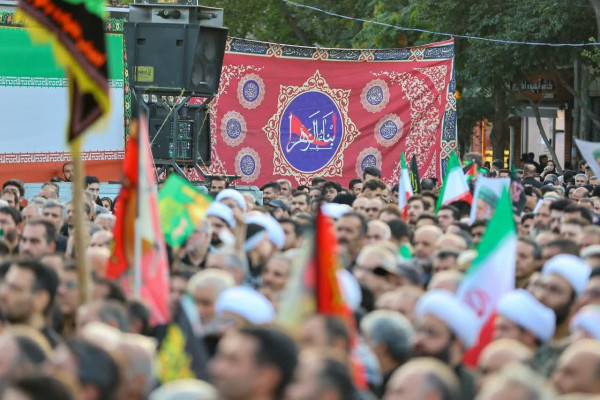 غریو «مرگ بر آمریکا و اسرائیل» هیئات و دسته جات حسینی در تبریز