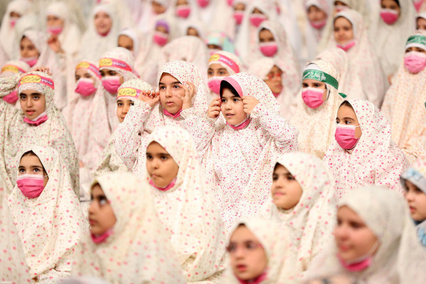 "احتفال الملائكة" بحضور المرشد الأعلى للثورة