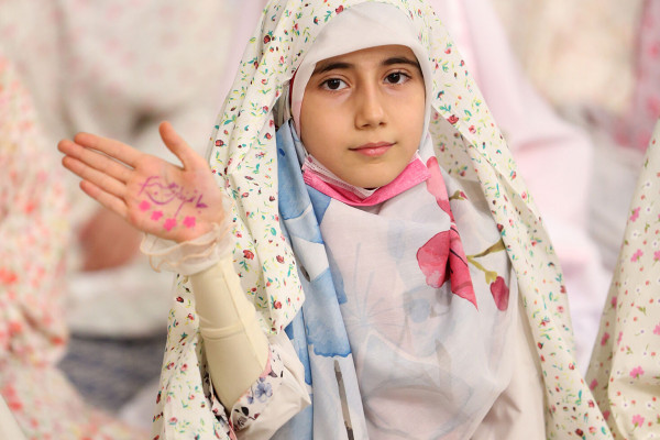 “天使庆典”，最高领袖出席