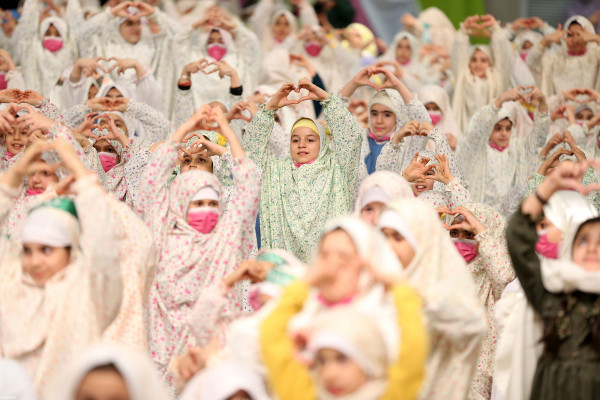 “天使庆典”，最高领袖出席