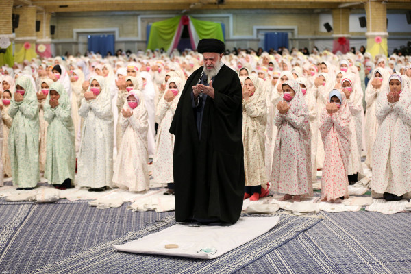 “天使庆典”，最高领袖出席