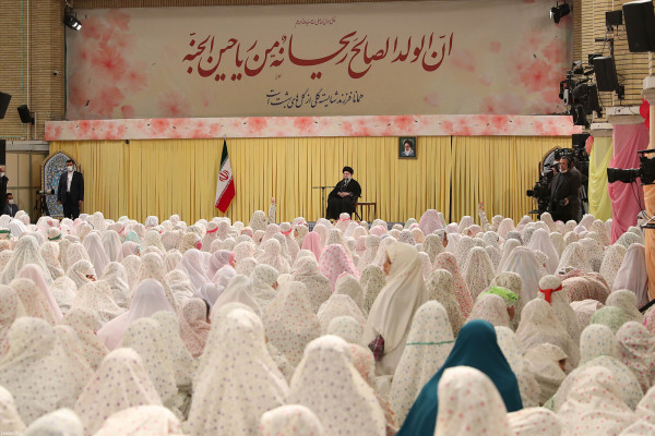 “天使庆典”，最高领袖出席