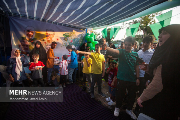 Kilometer-long Ghadir March in the Provinces