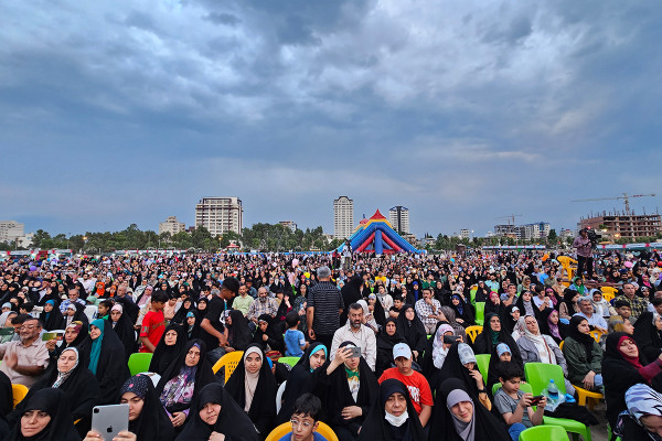 «محفل»؛ من التلفزيون إلى مختلف مدن إيران