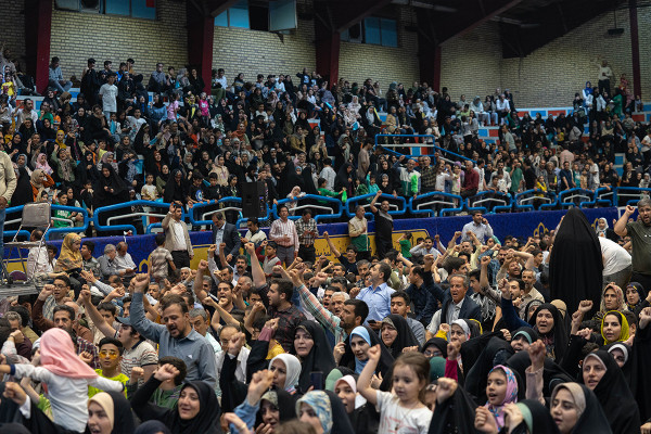 «محفل»؛ من التلفزيون إلى مختلف مدن إيران