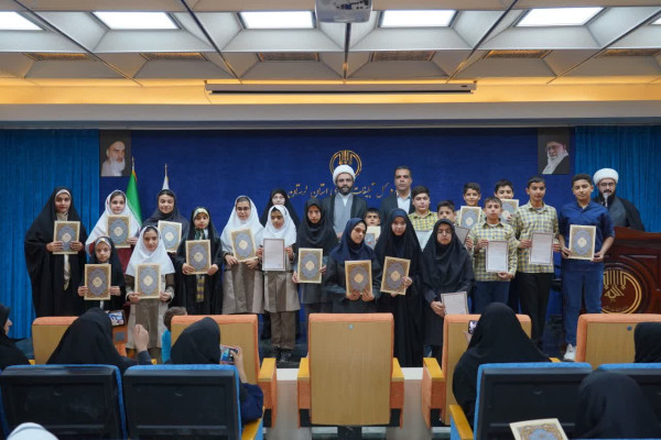 اختتامیه و تقدیر از برگزیدگان سفیران نور