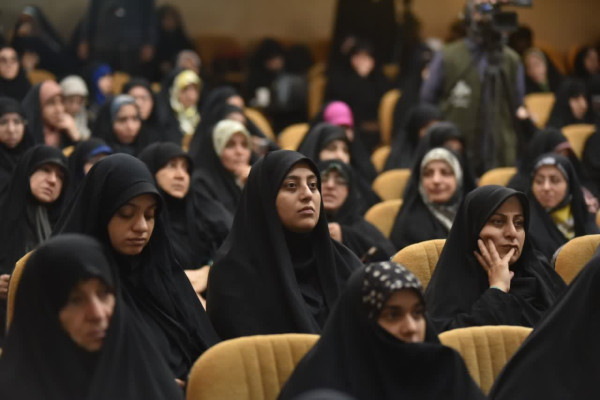 مدیریت جنگ امروز به دست زنان انجام می‌شود