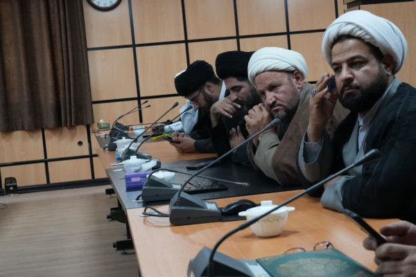 نشست معاون فرهنگی و راهبری استان ها حجت‌الاسلام عزت زمانی