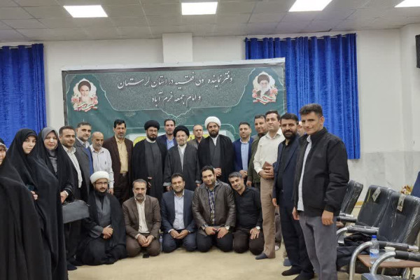 دیدار مدیرکل و کارکنان اداره کل تبلیغات اسلامی با نماینده معزز ولی فقیه در استان لرستان
