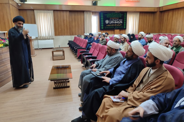 برگزاری نشست تبیینی و هم اندیشی اساتید مراکز آموزش و متولیان مراکز معارف اسلام ناب استان