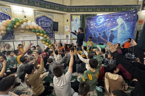 آیین اعتکاف کودکان و نوجوانان هیئت فتاح در مسجد زین‌العابدین شیراز برگزار شد