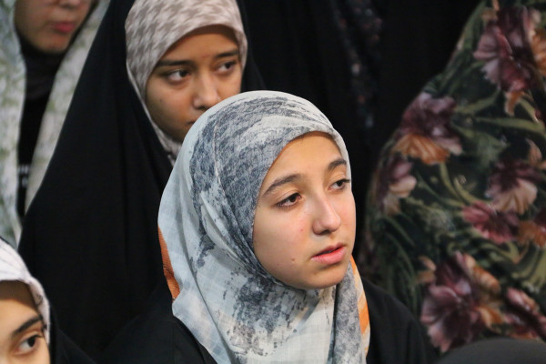 اعتکاف دخترانه همراه با عطر شهدا