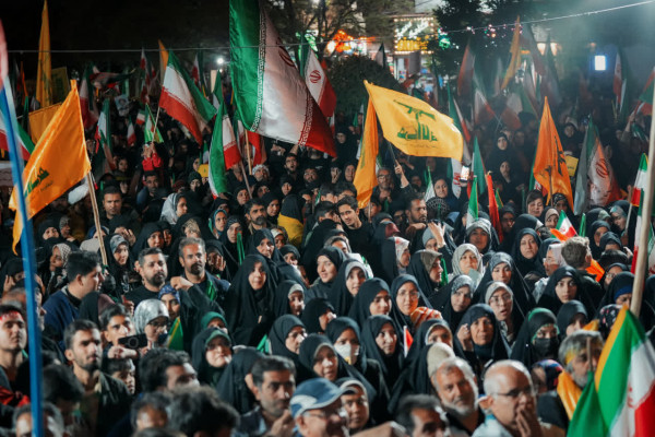 برای این خاک مقدس ، برای ایران ، تا اخرین نفس ، مقاومت کنید ...