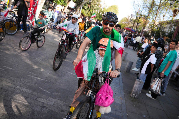 در رکاب ایران