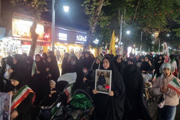 دسته حماسی مادر و فرزندی در رشت برگزار شد