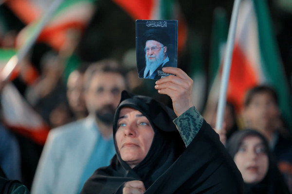 هنوز بعد از پنجاه و چهارمین شب ، صدای جهاد تبیین از میدان های اصلی شهر کرمان بلند است.