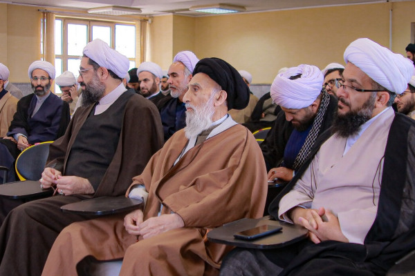 برگزاری جلسه تبیینی جنگ یا صلح