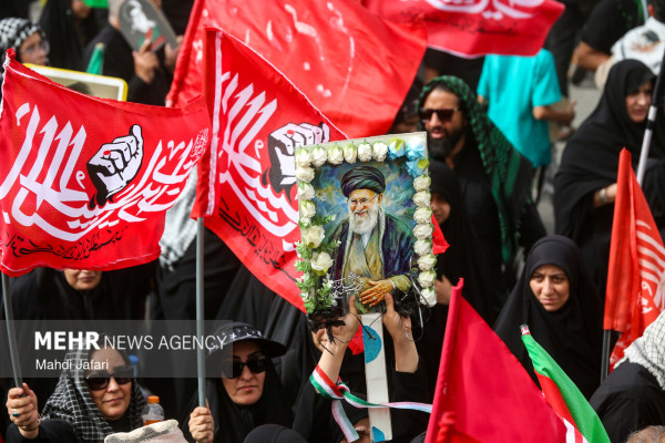 قم یکپارچه در سوگ