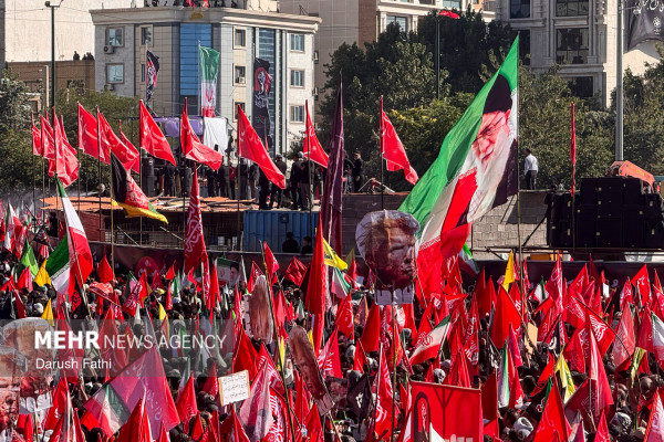 مشهد، زیر پرچم خون‌خواهی رهبر شهید انقلاب