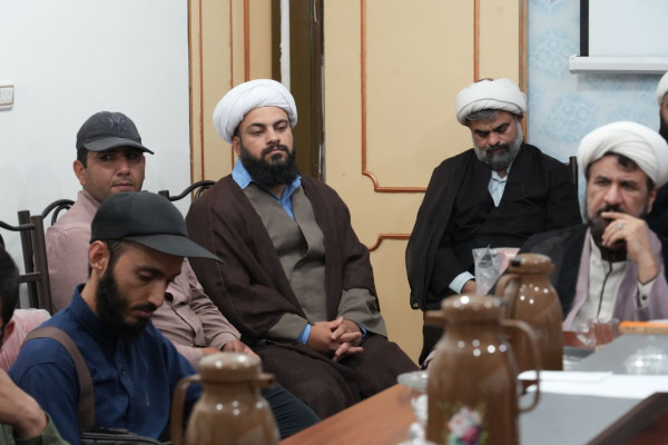 جلسه هم اندیشی حجت الاسلام دکتر میرمـحمدیان مدیرعامل محترم بنیاد هدایت با روحانیون مساجد طرح محراب شهرستان دورود