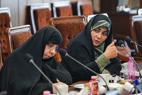 نشست هیئت امنای بنیاد ملی مردمی نهضت پیشرفت بانوان