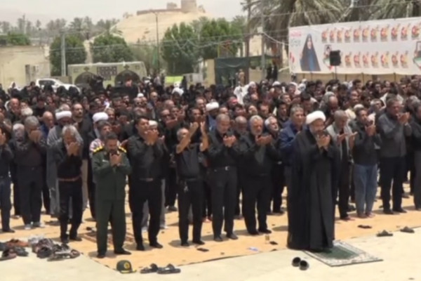 شعار عدالت‌خواهی و نماز ظهر عاشورا در حاجی‌آباد