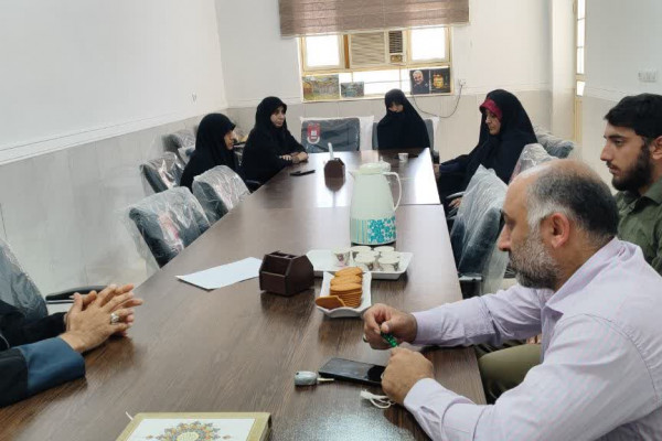 تجلیل از ۱۲ فعال قرآنی طرح ملی "زندگی با آیه‌ها" در گناوه