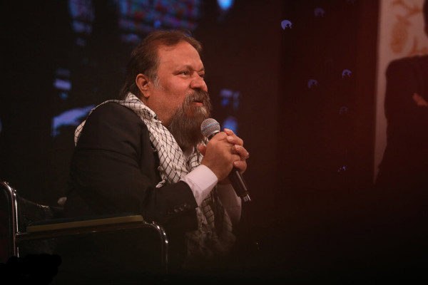 کوروش زارعی: من سرباز سیدعلی خامنه‌ای هستم