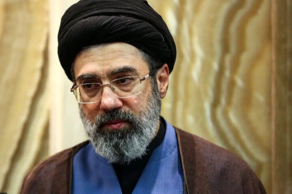 سادات شعیبیه (اشطیط) با حضرت سید مجتبی خامنه‌ای بیعت کردند